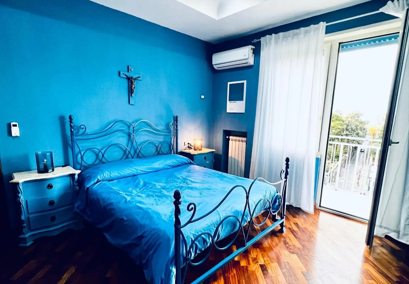 Bed & Breakfast Raroom Deluxe P Room Terrazzo Privato Portici Italy